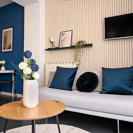 Urban Elegance - Stylish