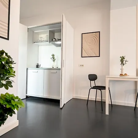 Urban Elegance - Stylish