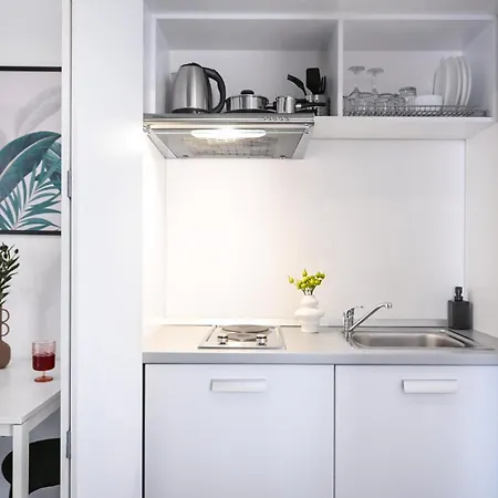 Urban Elegance - Stylish *