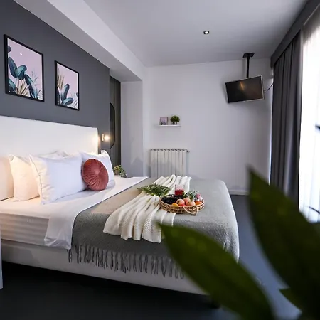 Urban Elegance - Stylish *