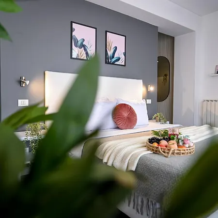 Urban Elegance - Stylish