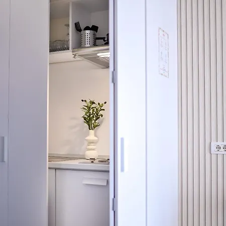 Urban Elegance - Stylish