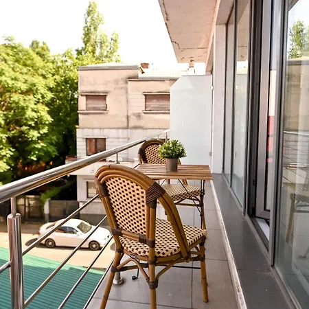 Urban Elegance - Stylish * Boekarest