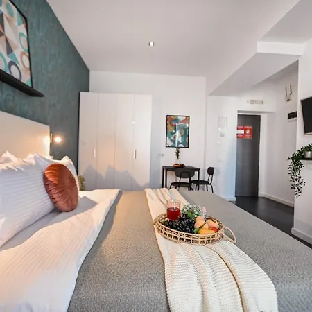 Urban Elegance - Stylish Apartament