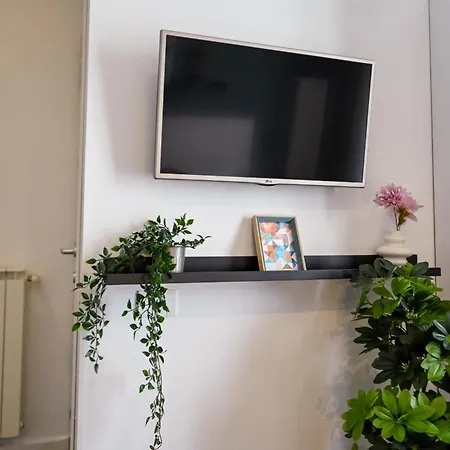 Urban Elegance - Stylish アパート *