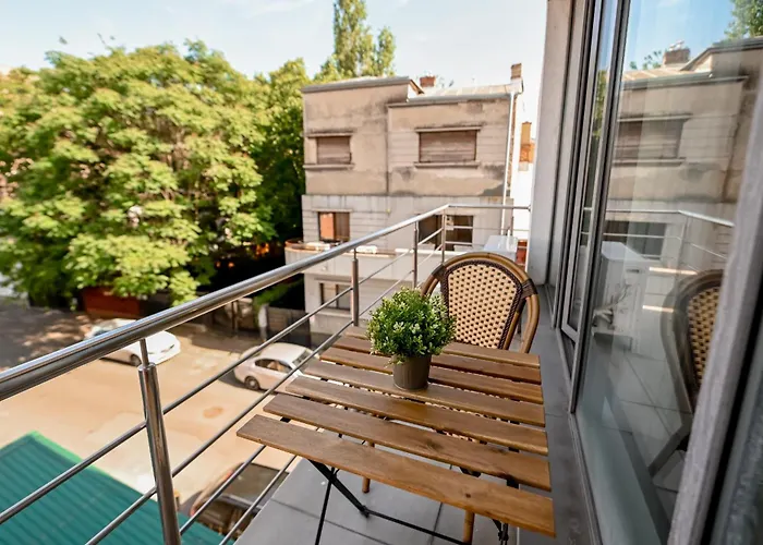 Urban Elegance - Stylish アパート *