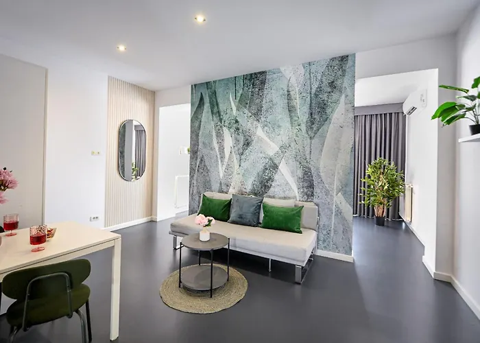 Urban Elegance - Stylish *