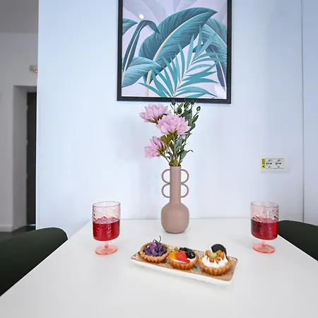 Urban Elegance - Stylish