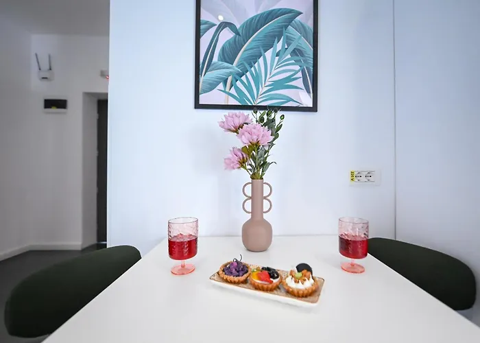 Urban Elegance - Stylish