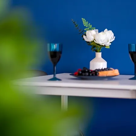 Apartment Urban Elegance - Stylish