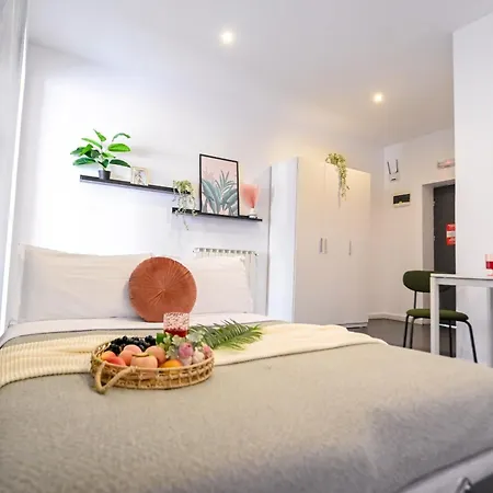 Urban Elegance - Stylish Apartment *